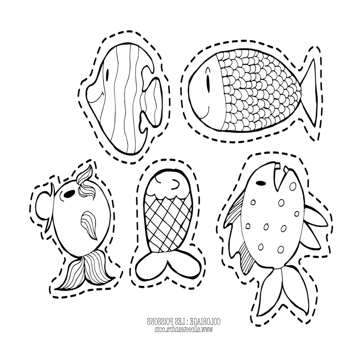  Cinco peixes desenhados em uma página 