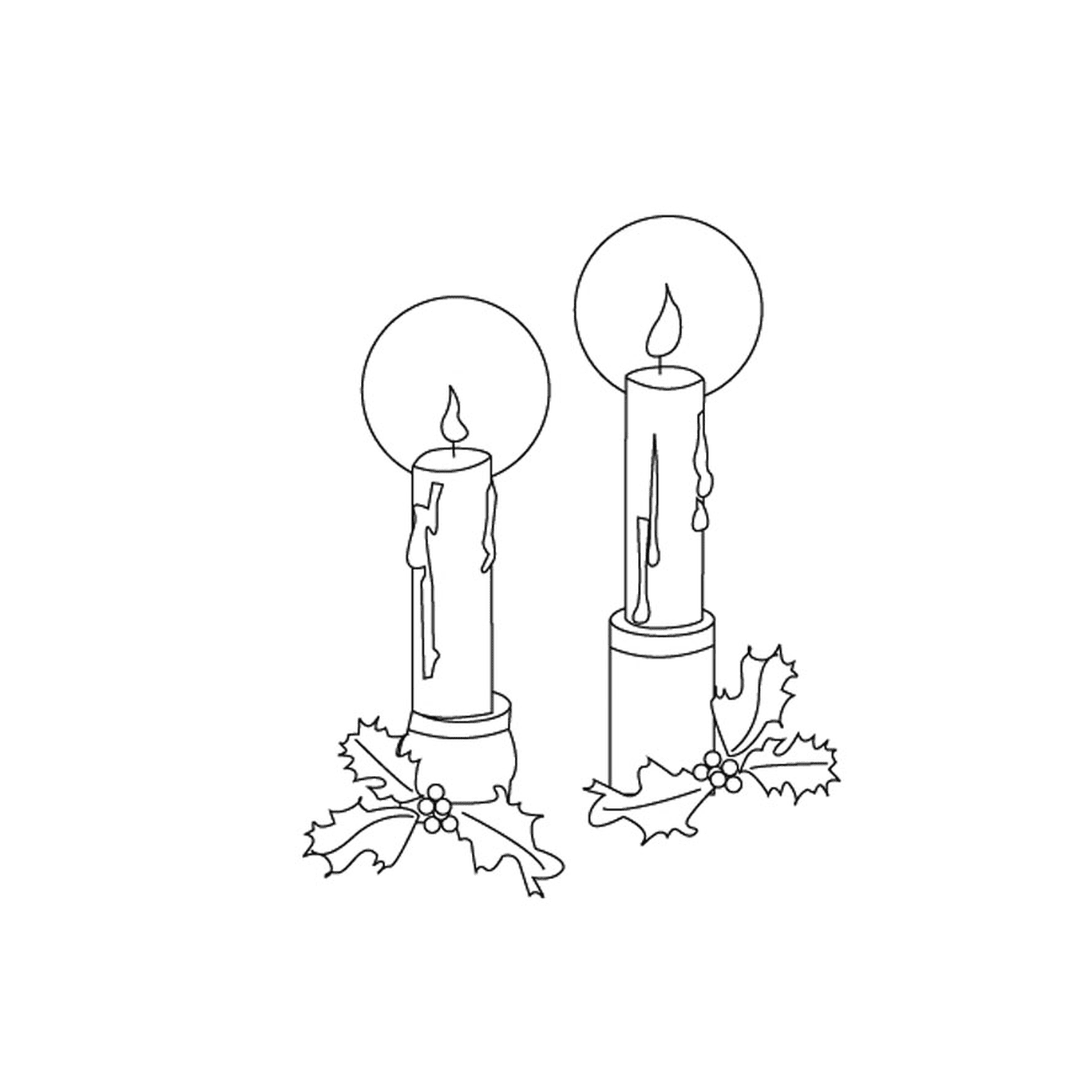  Duas velas acesas lado a lado no azevinho 