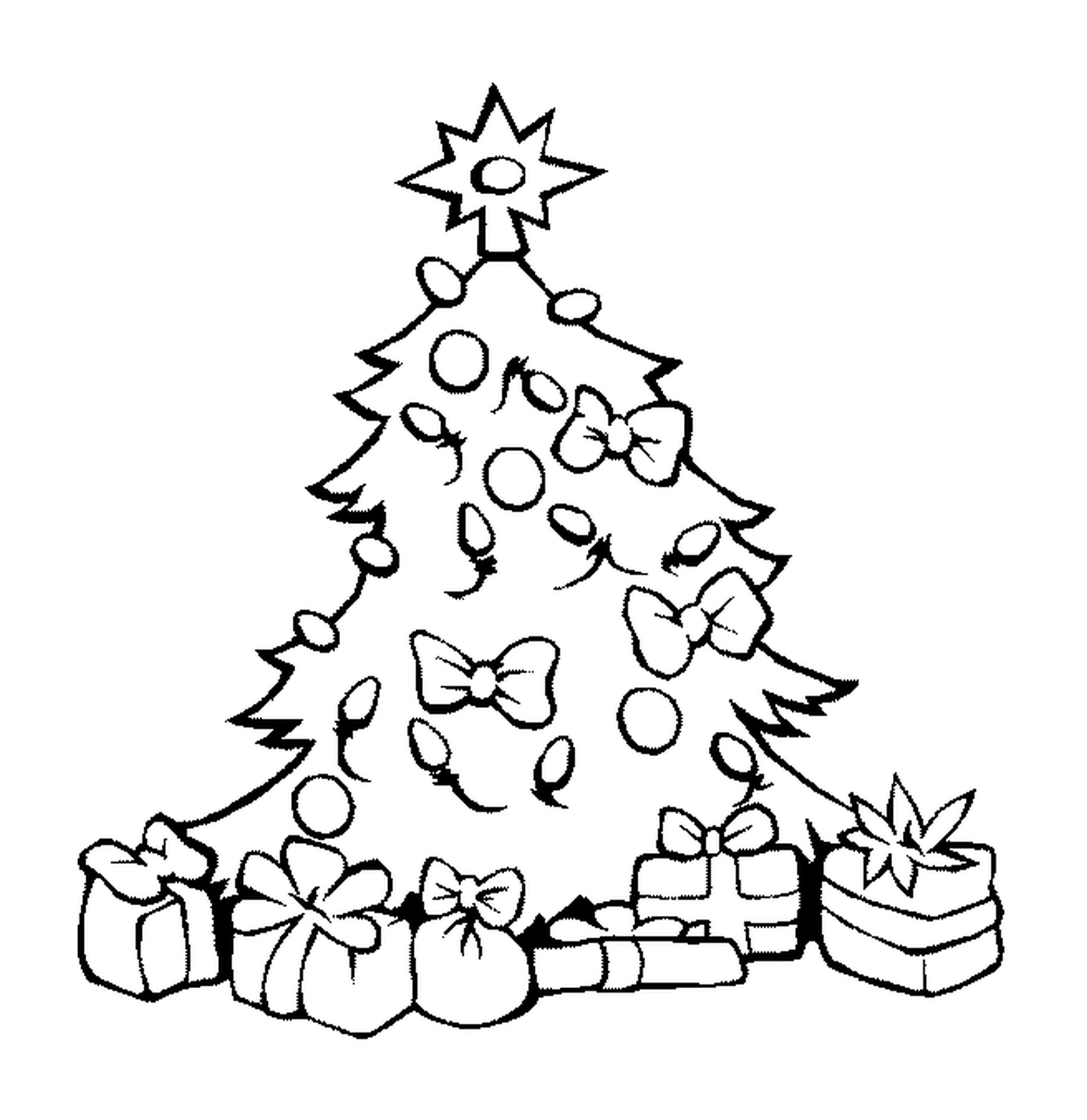  带球和礼物的圣诞树 