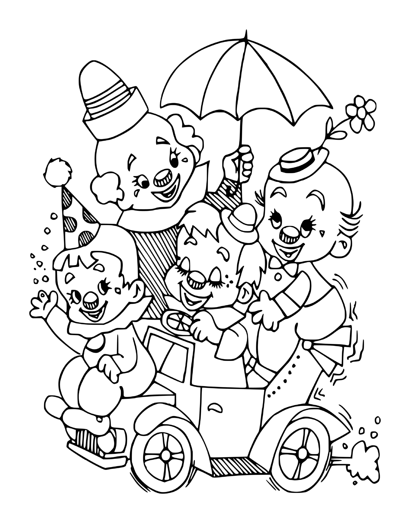  Família de pequenos palhaços sentados em um veículo de festa 