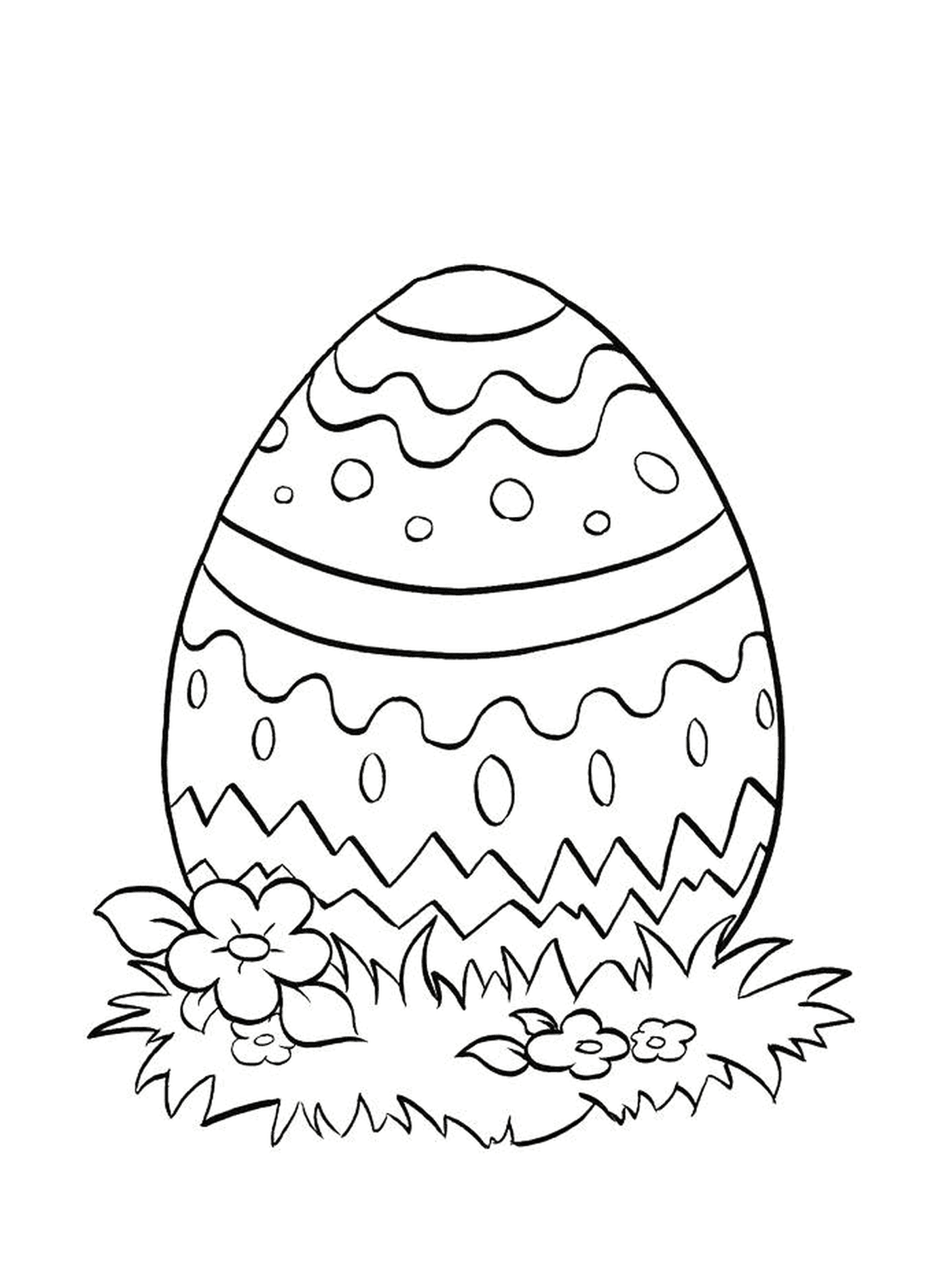  Um ovo de Páscoa na grama 