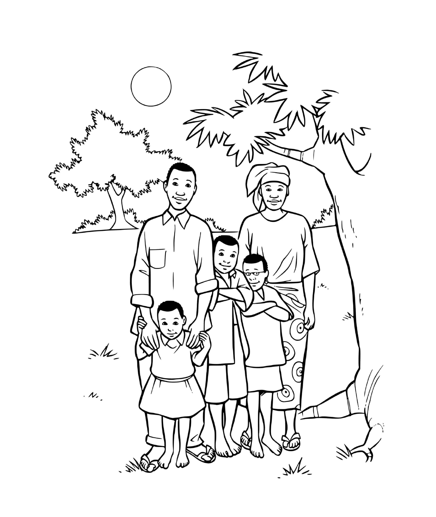  एक अफ्रीकी परिवार जिसके तीन बच्चे हैं एक पेड़ के नीचे 