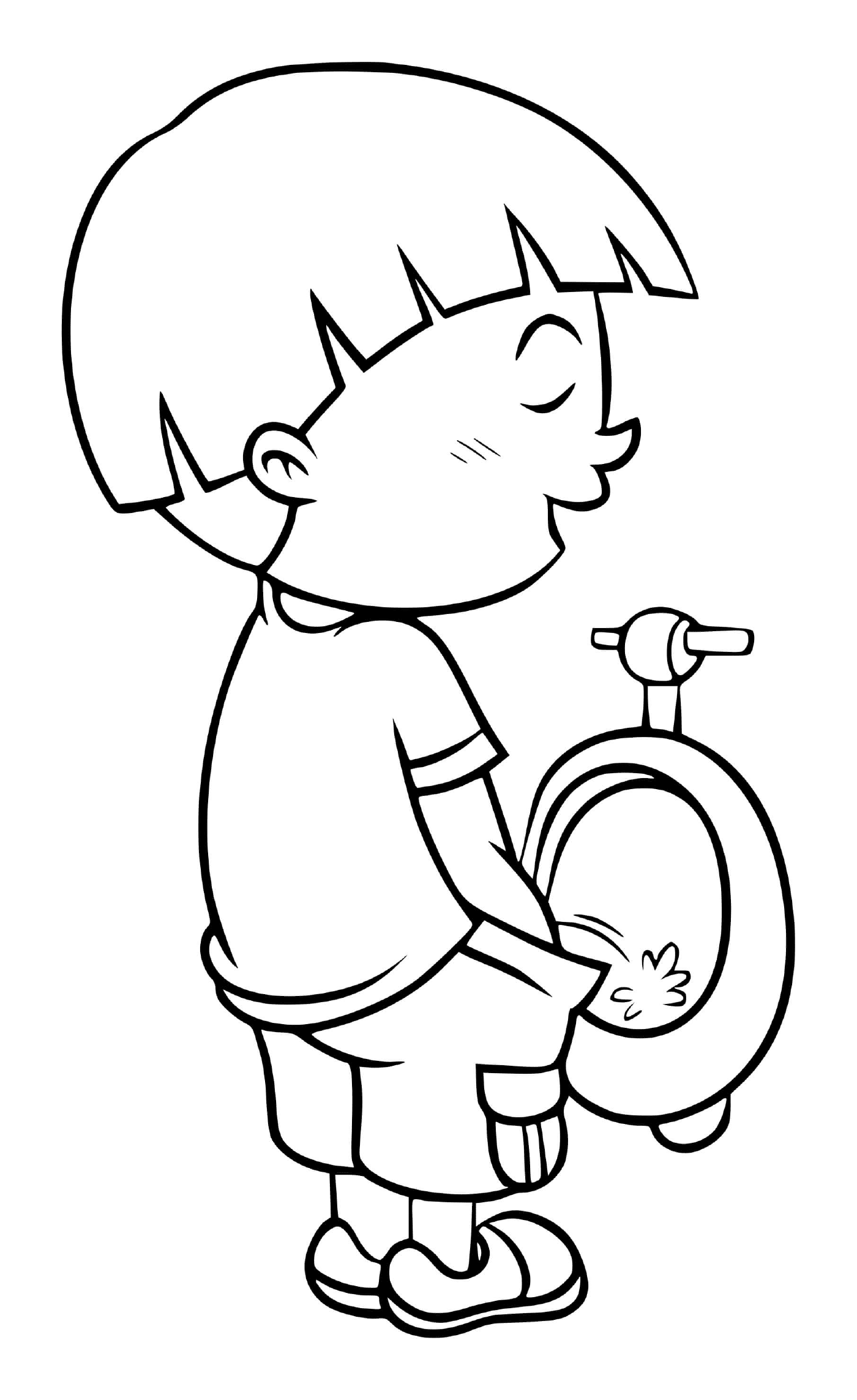  एक छोटा लड़का बाथरूम में बाथरूम जाता है 