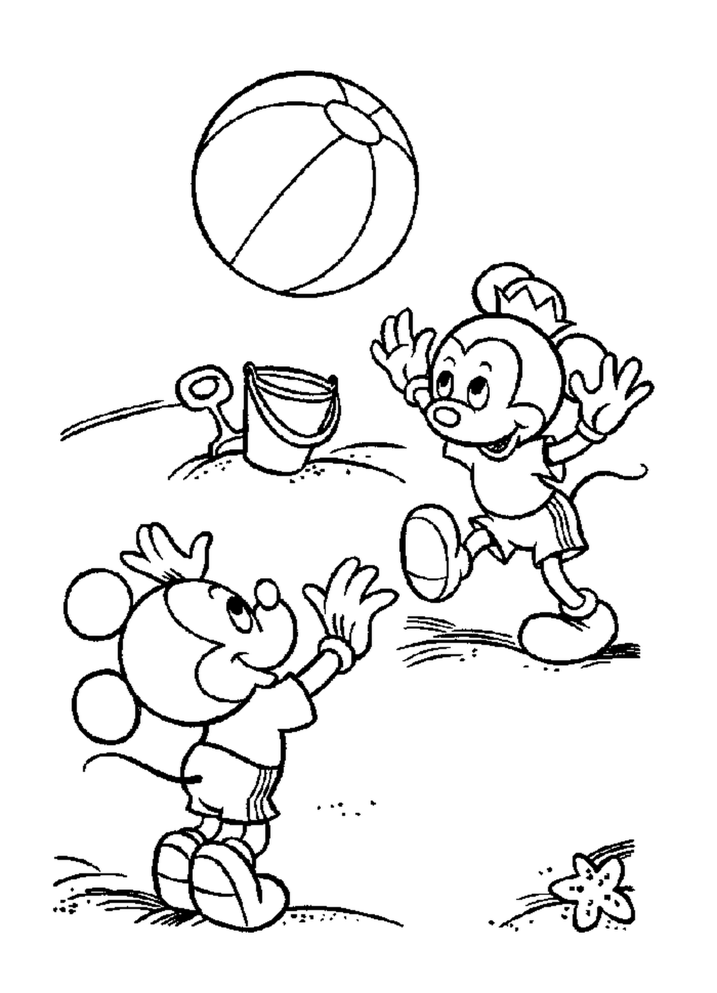  मिकी के बच्चों का समुद्र तट पर : मिकी माउस गेंद खेल रहा है 