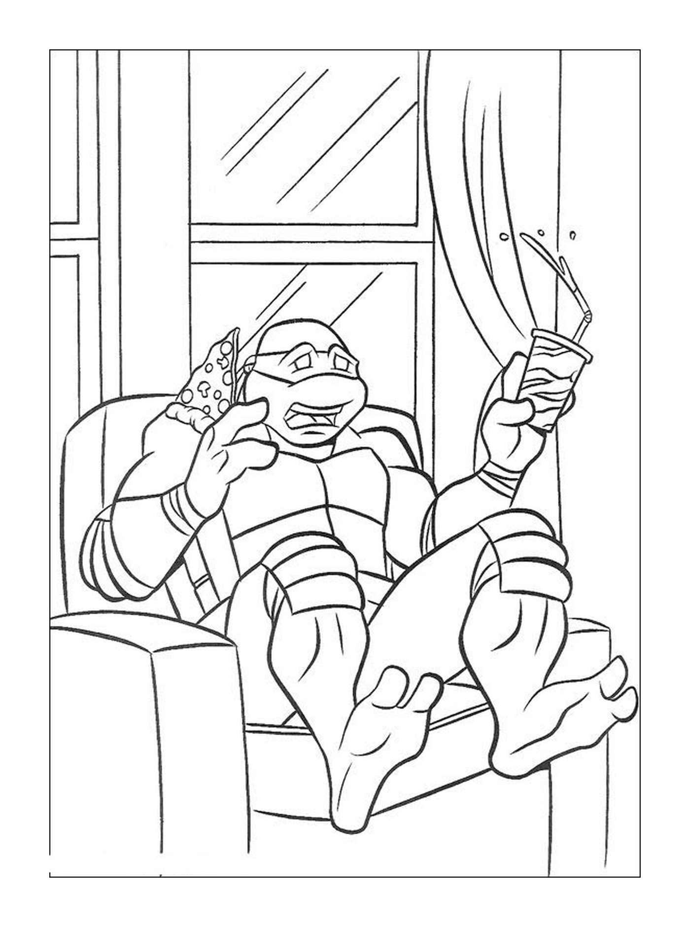  Tartaruga Ninja sentado em um sofá 