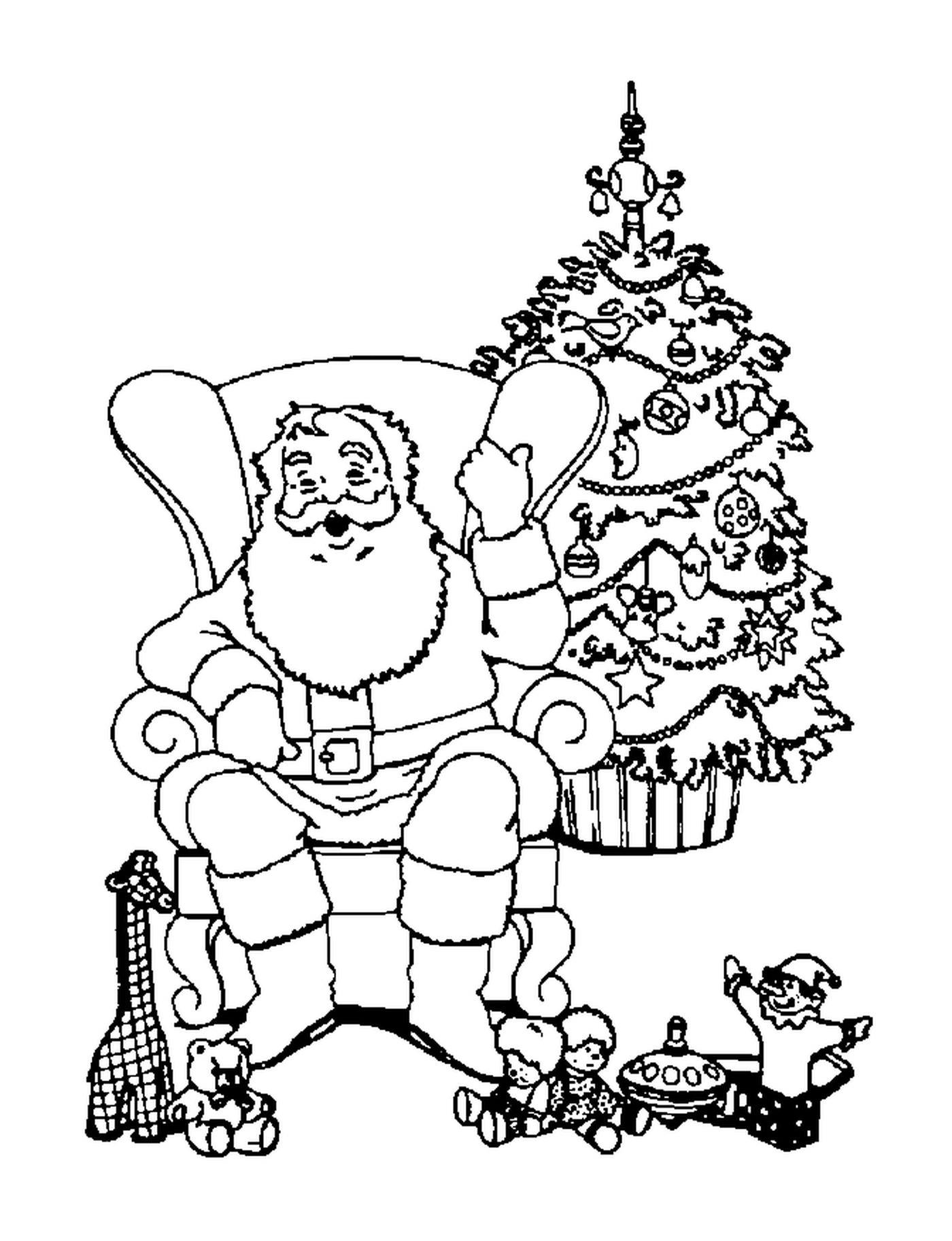 圣诞老人坐在圣诞树旁的椅子上 