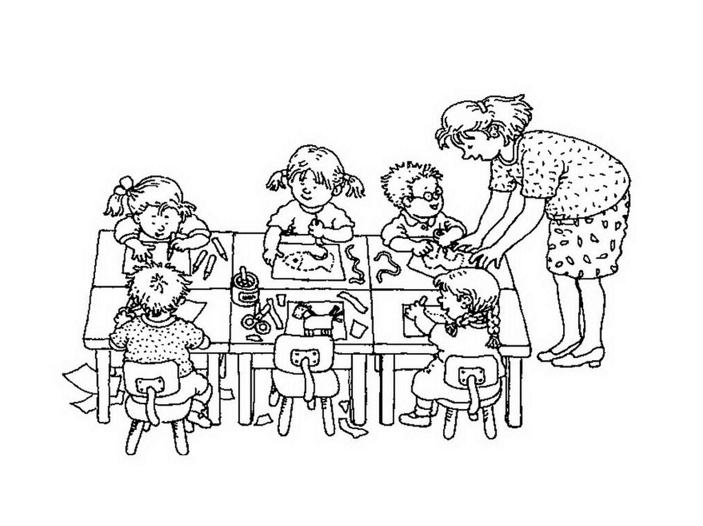  Um professor e seus alunos sentados em uma mesa 